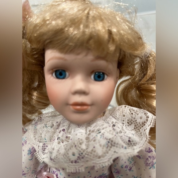 CUDDLE WIT, LTD.   Porcelain Doll Collectible MEMORIES Blonde Curly Hair - Picture 3 of 11
